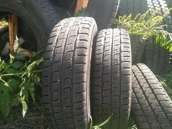 Prodám zimní dodávkové gumy Matador - Kumho 225/75 R16C 121/ - 1