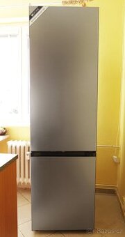 Chladnička s mrazničkou Samsung Bespoke RB38A7B6AS9/EF