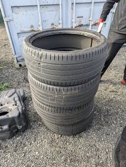 Pneu Continental EcoContact6 255/35/21