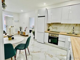 Prodám moderní apartmán v centru Torrevieja.