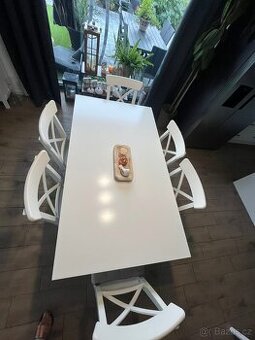 Prodám jídelní stůl + 6 židlí ( IKEA)