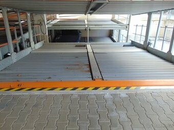 Pronájem garážové stání, 11 m² - Pardubice