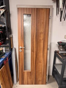 Obložková zárubeň + dveře.