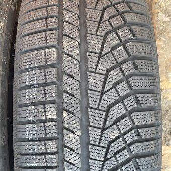 Nove Zimni pneu 235/45 R17 97V XL Sailun