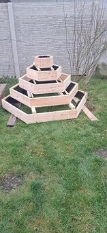 Vyvýšený záhon 6hraný jahodovnik