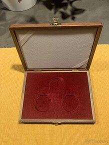 Etue na 3 uncové mince 10000Kč