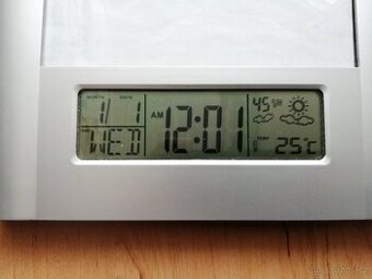 Digitální hodiny s rámečkem pro fotografii