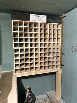 Vinotéka masivní botovicové dřevo 4 ks nové