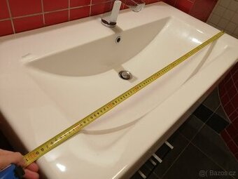 KOUPELNA - 3x umyvadlo 2x skříňky