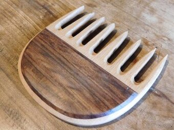 DŘEVĚNÉ HŘEBENY - NOVÉ - ŘUČNÍ VÝROBA
