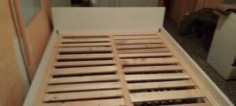 Rám postele z lamina