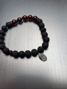 Trimakasi náramek Poltergeist