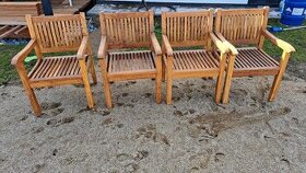 Zahradní nábytek z teakového dřeva