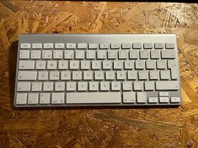 Apple bezdrátová klávesnice - 1