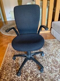 Kvalitní kancelářská židle RIM