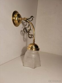 secesní mosazná lampa, lampička, zdobené stínidlo - 1