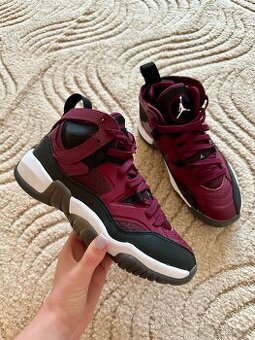 vínově červené tenisky Air Jordan, vel 36,5 cm