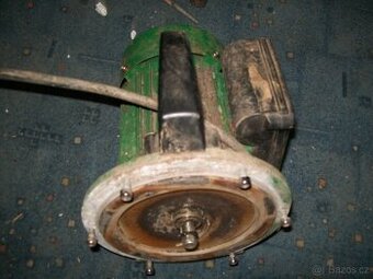 Motor z čerpadla - 1