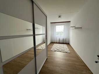 Skříň šatní velká 210x180cm - demontáž a odnos kupující