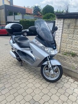 Skutr Piaggio X8