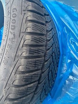 Zimni pneu 245 / 45 R18 GY 100 V