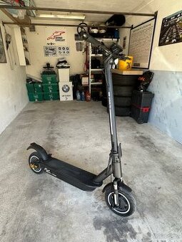 Elektrická koloběžka W-TEC Lambreto Max III 700W 10"