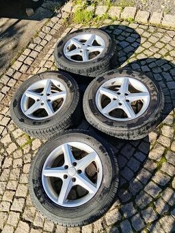 Prodám zimní Alu kola 215/65R16