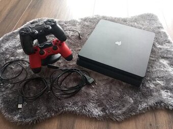 PS4 Slim 500Gb,2x Dualshock plus nabíjecí stanice