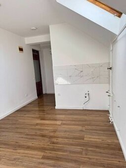 🏠 Prodej kompletně zrekonstruovaného bytu v centru Vršace - 1