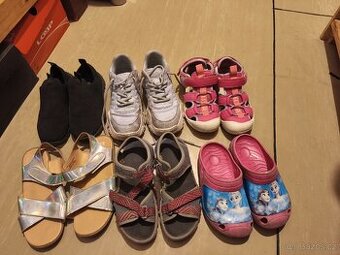 Boty dívčí velikosti 31-33
