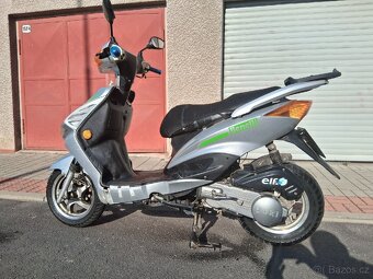 Skutr 125ccm YUKI Jet