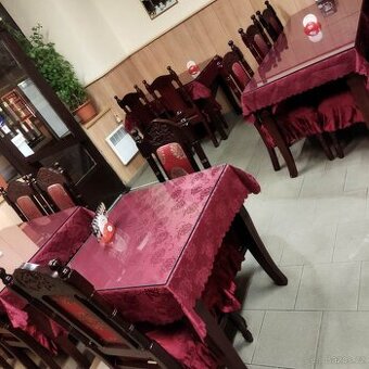 Prodám židle a stoly z asijské restaurace