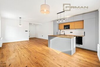 Prodej nadstandardního bytu 2kk + pracovna s parkovacím míst