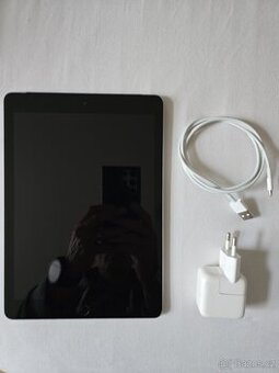 Pad 9.7" 32GB + Cellular (6. gen - 2018) Vesmírně šedá