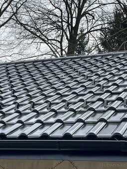 Střešní tašky černé lesklé