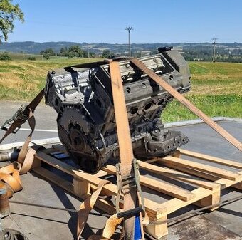 Motor BMW M62B44 4.4i V8 na náhradní díly