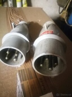 Kruh.zástrčka 380V,porc.zásuvka 230V,bowden CO2