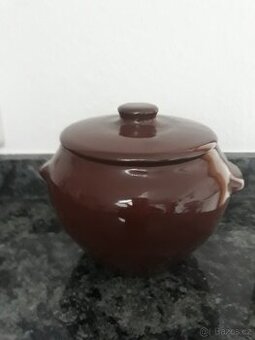 Sádelník, hrnečky s pokličkou