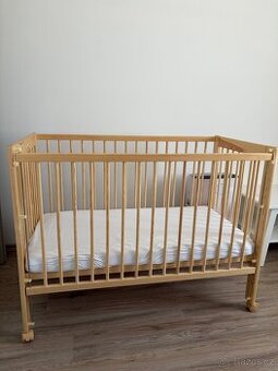 Dětská postýlka s matrací