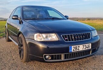 Audi S3 1.8T quattro - 1