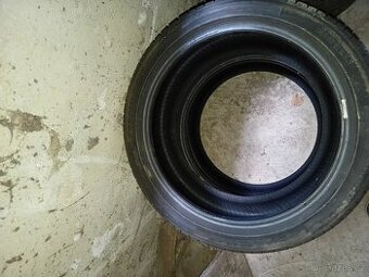 Letní pneu 245/40 R18 (DOT24)