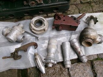 prodám různé hasičské vybavení, autosoučástky, plechové nádr