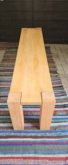 Dubová lavice masiv