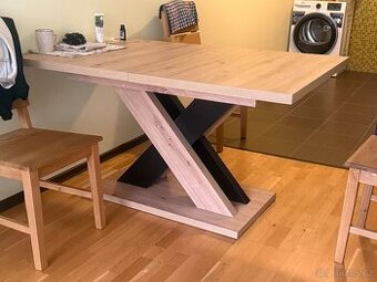 Jídelní stůl + 3 židle