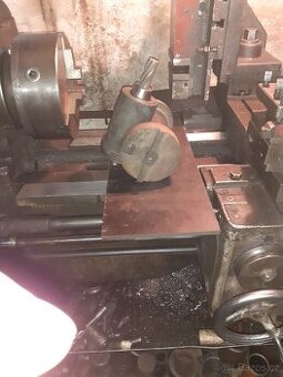 Soustruh +frézovací zařízení