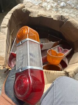 Krytky na zadní světla Škoda 1202