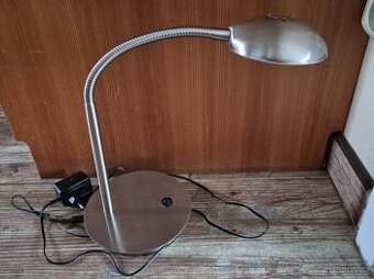 Stolní kovová led lampička