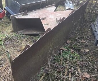 Prodám naklápěcí radlici na smykový nakladač