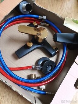 baterie- černo-zlatá