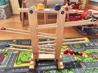 Dřevěná kuličková dráha